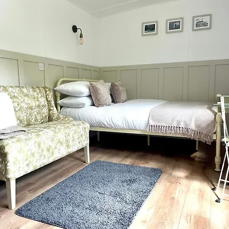 Kemping Rosewood Shepherds Hut *
